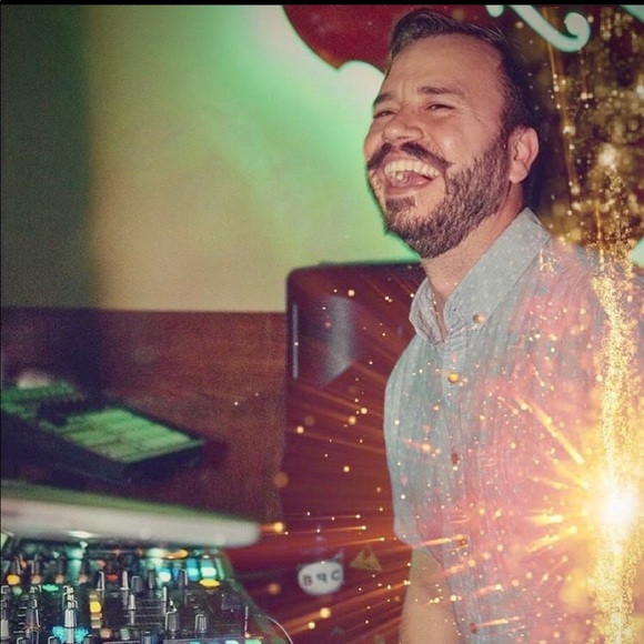 Meet your Posher, Colleen ºoº - Picture 4 of 10